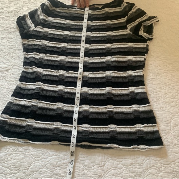 Dana Buchman stripped black, gray and white shirt, blouse , top. - Picture 6 of 9